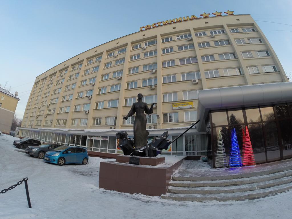 Hotel Kuzbass Kemerovo Esterno foto